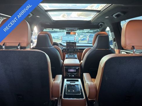 Used 2024 Lincoln Aviator Black Label w/ Jet Package image 15