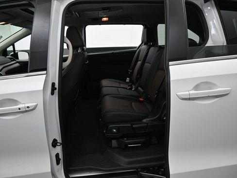 Used 2025 Honda Odyssey Elite image 34