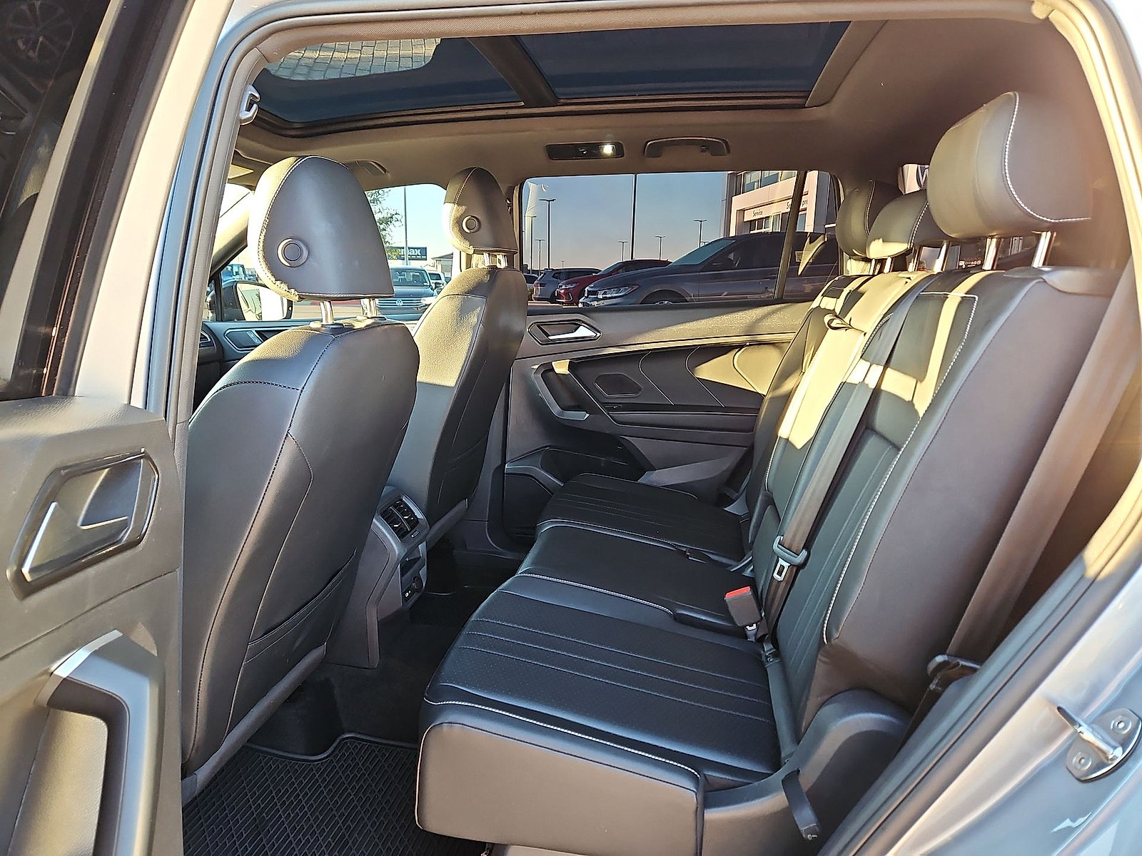 Certified 2024 Volkswagen Tiguan SE R-Line FWD image 13