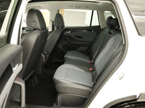 New 2026 Volkswagen Tiguan SE AWD/4WD image 33