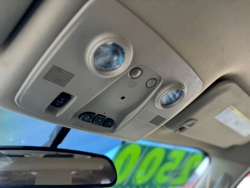 Used 2012 GMC Acadia Denali image 19