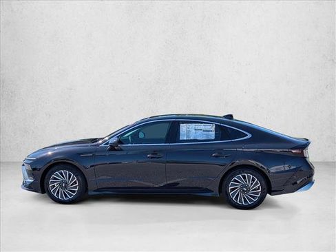 Certified 2025 Hyundai Sonata Limited FWD image 8