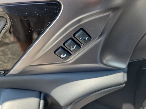 Certified 2025 Subaru Outback Limited AWD/4WD image 17