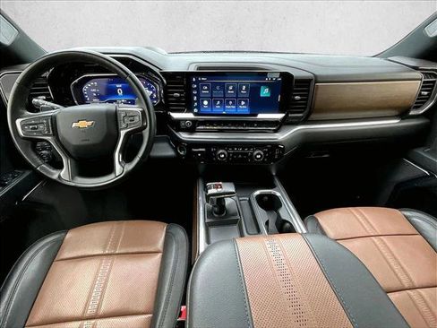 Certified 2023 Chevrolet Silverado 1500 High Country w/ Technology Package image 16