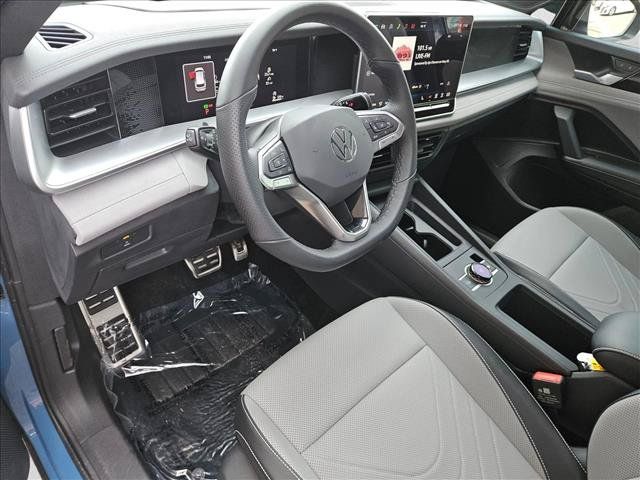 Used 2026 Volkswagen Tiguan SE R-Line FWD image 12