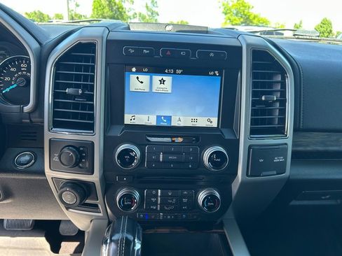 Used 2018 Ford F150 Lariat w/ Equipment Group 502A Luxury AWD/4WD image 17