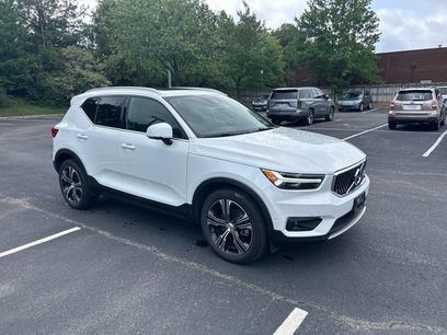 Used 2022 Volvo XC40 T5 Inscription w/ Advanced Package