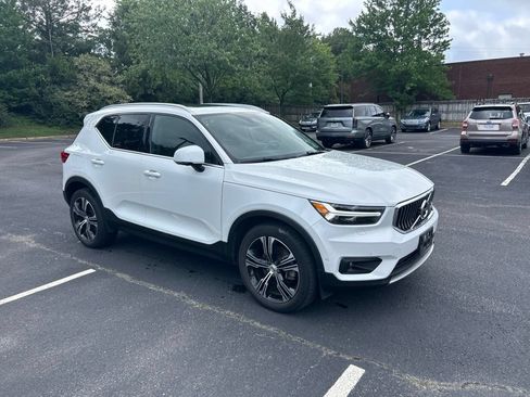 Used 2022 Volvo XC40 T5 Inscription w/ Advanced Package AWD/4WD image 1