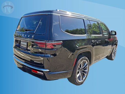 Certified 2024 Jeep Wagoneer Series III w/ Premium Group I AWD/4WD image 25