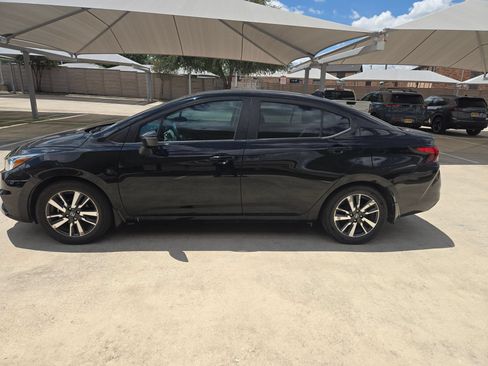 Used 2021 Nissan Versa SV FWD image 6
