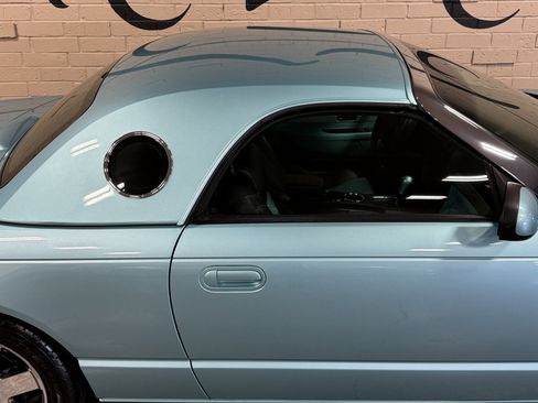 Used 2002 Ford Thunderbird image 32