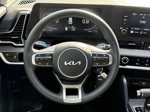 Used 2025 Kia Sportage LX image 21