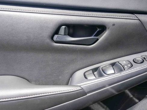 Used 2024 Nissan Sentra S FWD image 23