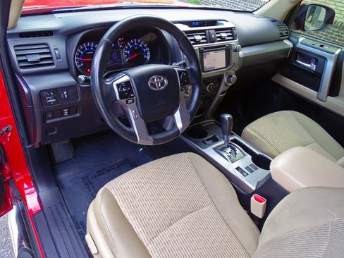 Used 2018 Toyota 4Runner SR5 RWD image 32