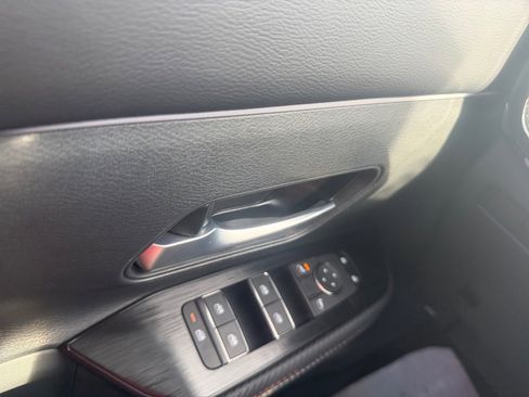 Used 2025 Nissan Kicks SR image 36