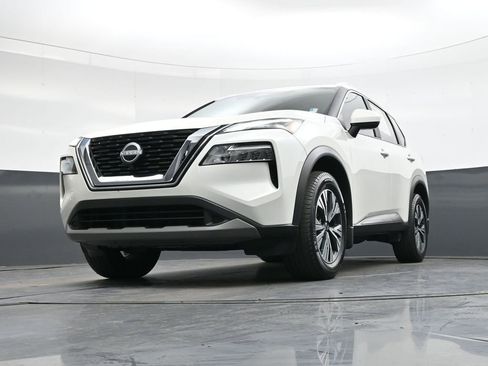 Used 2023 Nissan Rogue SV w/ SV Premium B Package image 45