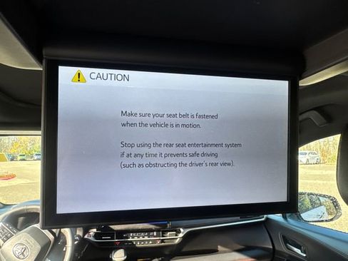 Certified 2025 Toyota Sienna XSE image 27