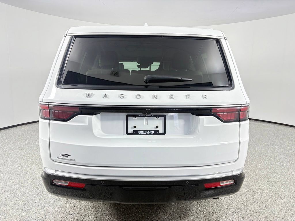 Used 2023 Jeep Wagoneer 4WD w/ Premium Group I image 6