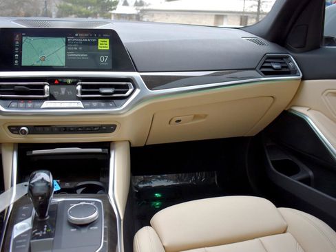 Used 2020 BMW 330i xDrive Sedan w/ Convenience Package image 14