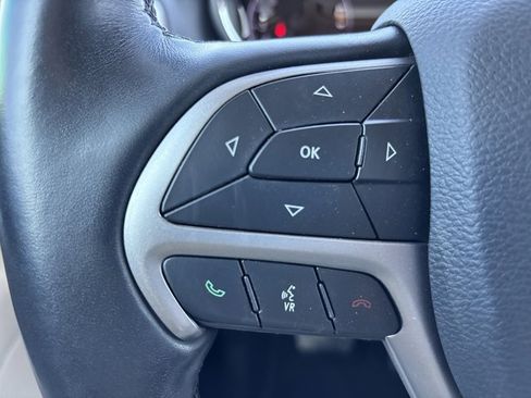 Used 2020 Jeep Grand Cherokee Limited w/ Luxury Group II image 26