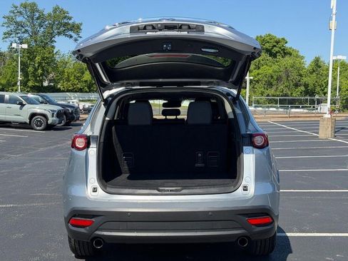Used 2018 MAZDA CX-9 Touring w/ Touring Premium Package FWD image 4