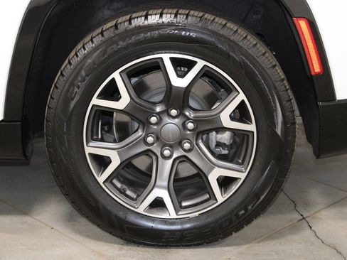 Used 2024 Jeep Wagoneer Series III image 19