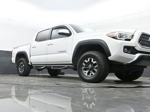 Used 2018 Toyota Tacoma TRD Off-Road image 9