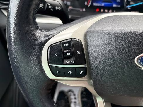 Used 2021 Ford Explorer XLT AWD/4WD image 11