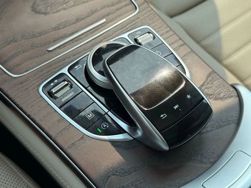 Used 2019 Mercedes-Benz GLC 300 4MATIC w/ Driver Assistance Package image 17