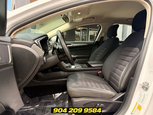 Used 2017 Ford Fusion SE w/ Fusion SE Technology Package FWD image 24