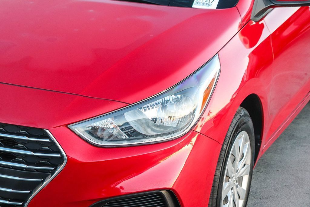 Used 2022 Hyundai Accent FWD image 5