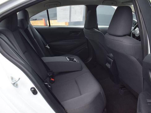 Used 2025 Toyota Corolla LE FWD image 11