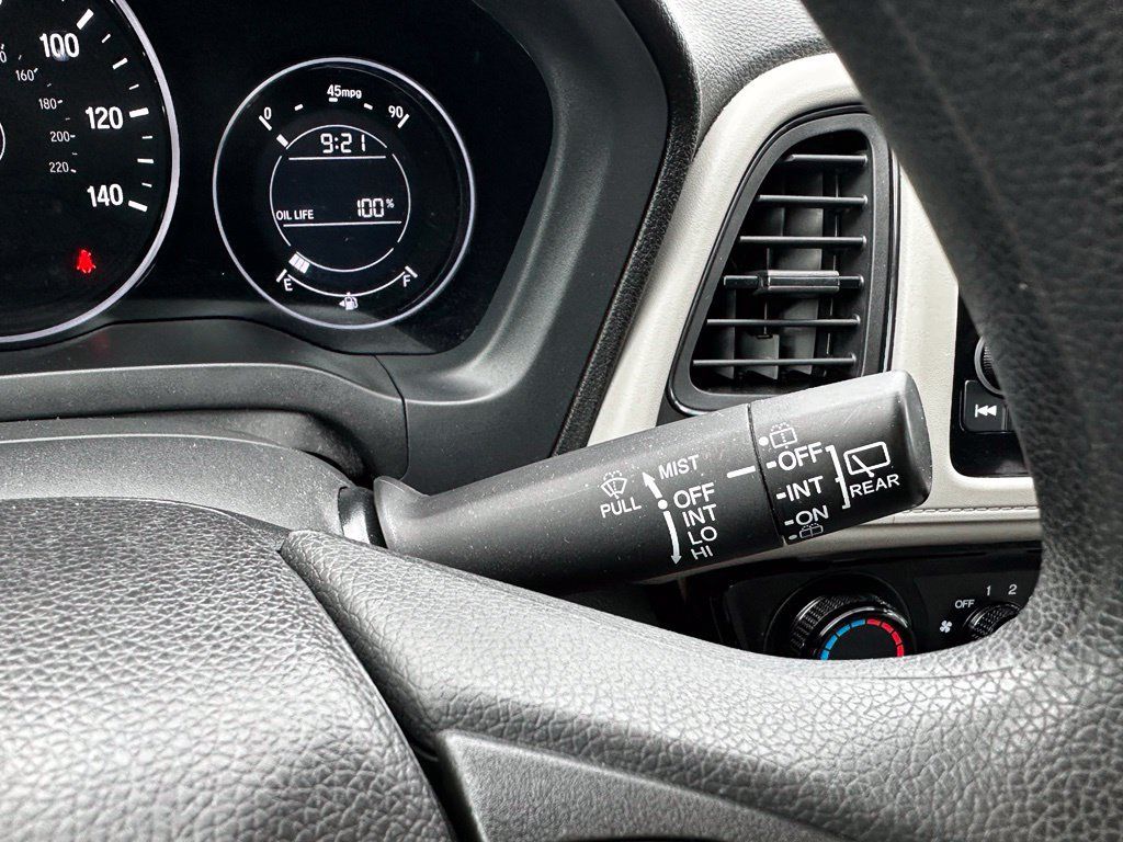 Used 2017 Honda HR-V LX image 31