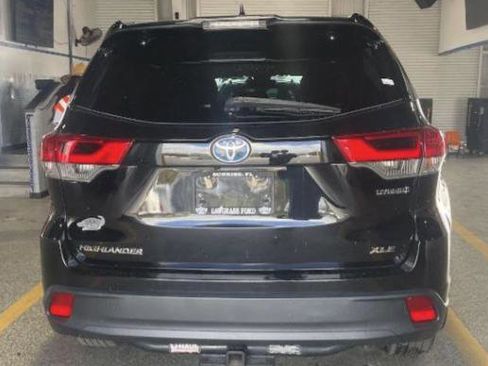 Used 2019 Toyota Highlander XLE image 7