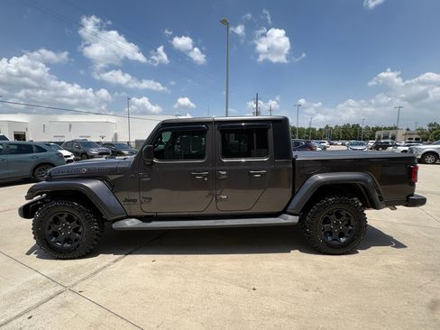 Used 2023 Jeep Gladiator Sport AWD/4WD image 5