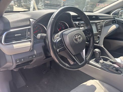 Used 2018 Toyota Camry XSE image 28