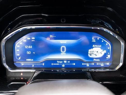 Used 2024 Chevrolet Silverado 3500 LT image 5