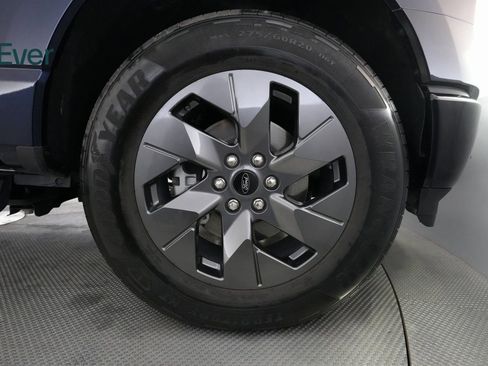 Used 2024 Ford F150 Lightning Lariat image 11