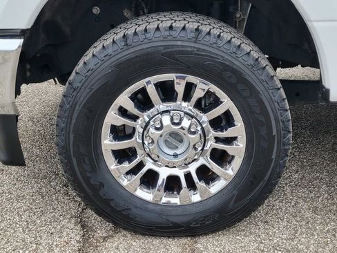 Used 2021 Ford F350 XLT w/ XLT Premium Package image 10