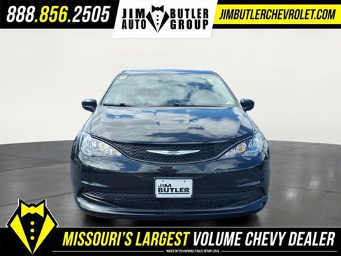 Used 2023 Chrysler Voyager LX FWD image 28