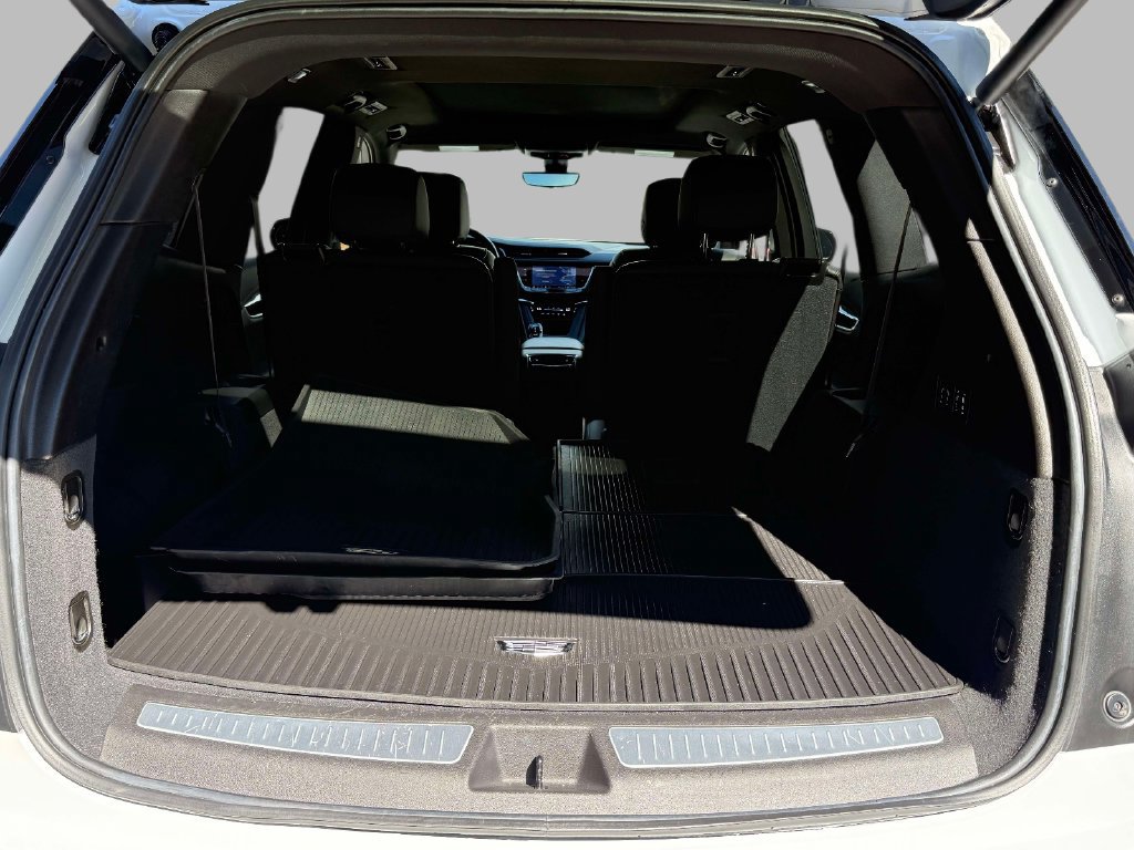 Used 2024 Cadillac XT6 Premium Luxury w/ Technology Package AWD/4WD image 18