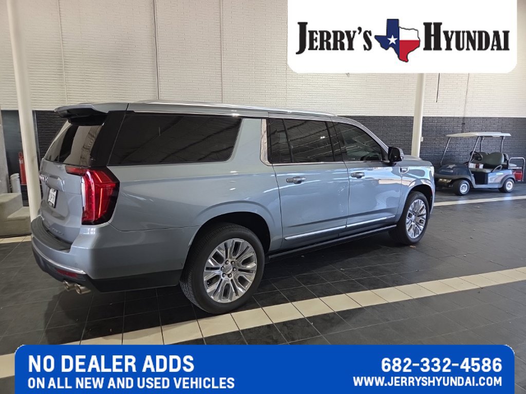 Used 2023 GMC Yukon XL Denali RWD image 5