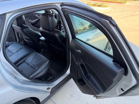 Used 2014 Ford Focus SE w/ Equipment Group 201A FWD image 15