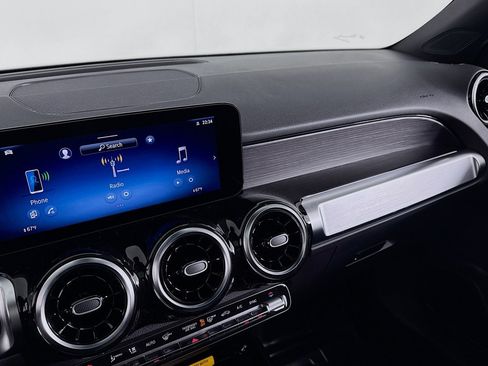 Certified 2026 Mercedes-Benz GLB 250 image 21