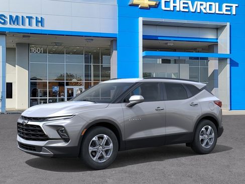 New 2026 Chevrolet Blazer LT w/ Convenience Package FWD image 2