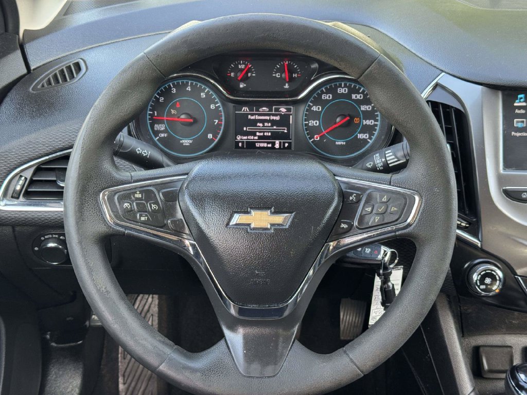 Used 2017 Chevrolet Cruze LT FWD image 10
