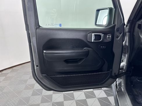 Used 2021 Jeep Wrangler Unlimited Rubicon w/ Cold Weather Group image 39