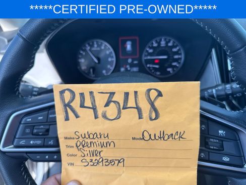 Used 2025 Subaru Outback Premium AWD/4WD image 3