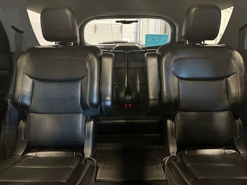 Used 2023 Ford Explorer Limited w/ Limited Technology Package AWD/4WD image 32