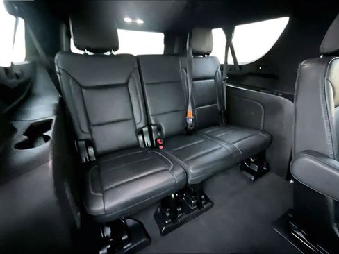 Used 2024 GMC Yukon XL Denali image 25